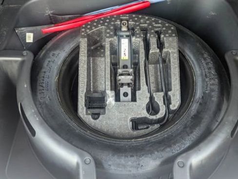 Used 2011 Jeep Grand Cherokee Limited image 14