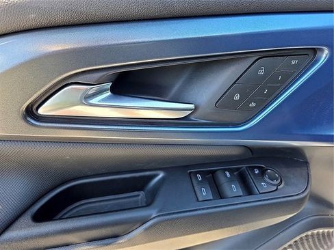 New 2026 Chevrolet Equinox EV LT image 11