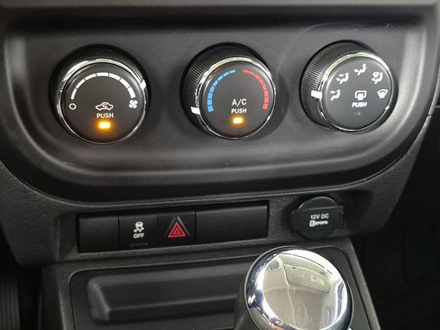 Used 2015 Jeep Patriot Sport w/ Power Value Group FWD image 19