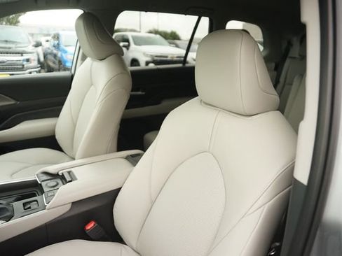 Used 2026 Toyota Grand Highlander FWD image 10