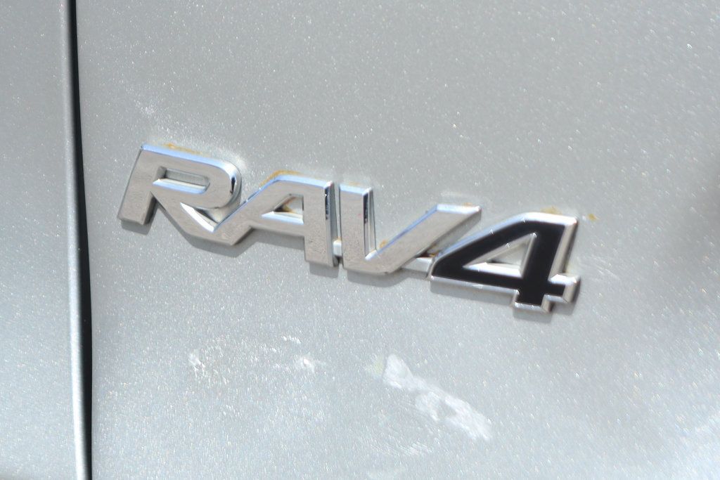 Used 2021 Toyota RAV4 LE FWD image 41