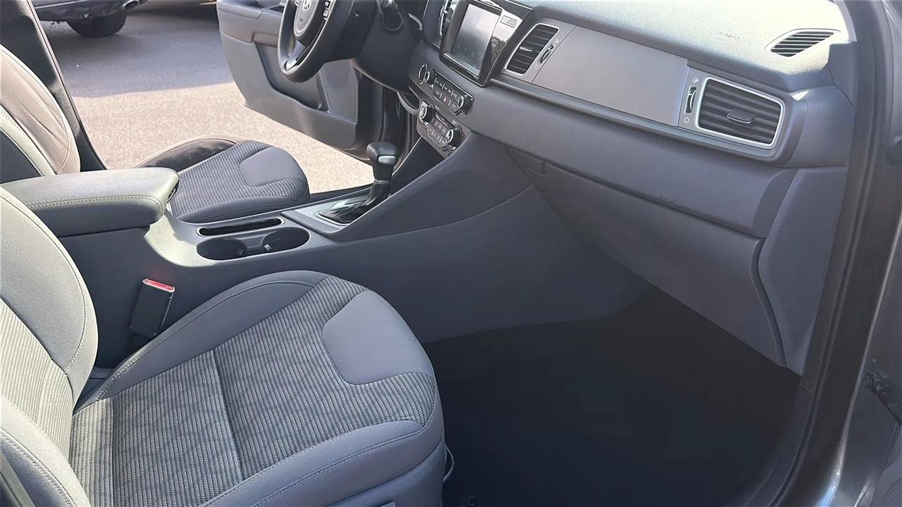 Used 2018 Kia Niro LX FWD image 33