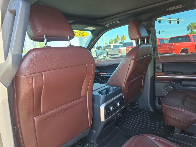 Used 2022 Ford Expedition Limited RWD image 11