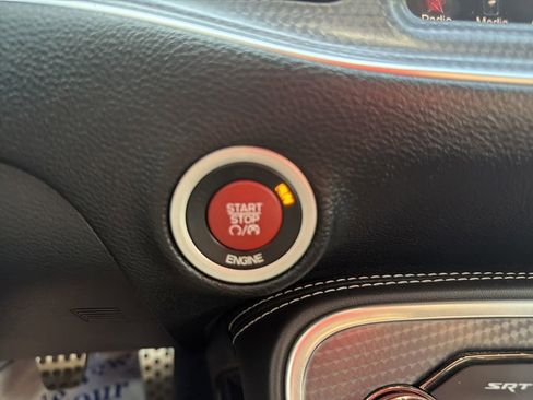 Used 2015 Dodge Challenger SRT Hellcat image 26