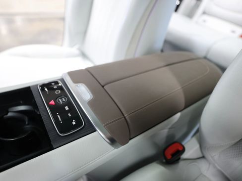 Used 2023 Mercedes-Benz EQS 580 4MATIC SUV image 36