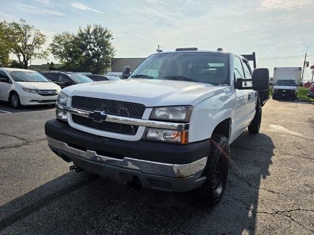 Used 2004 Chevrolet Silverado 2500 LS w/ Heavy-Duty Power Package AWD/4WD image 2