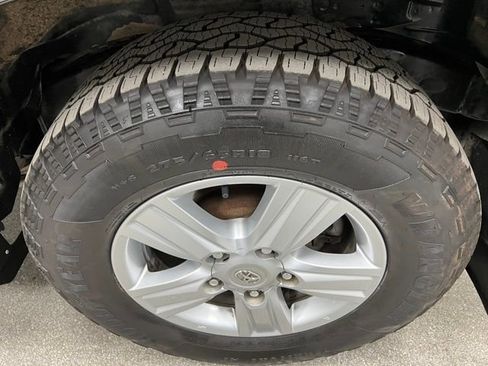 Used 2014 Toyota Land Cruiser image 16