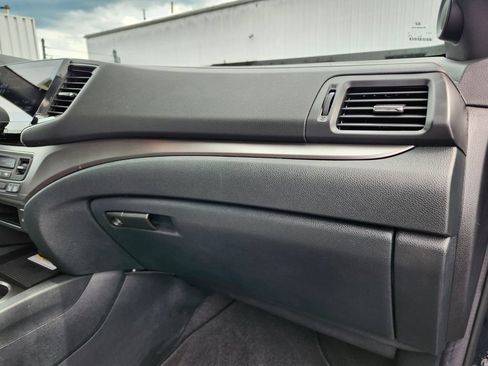 Used 2023 Honda Passport EX-L image 12