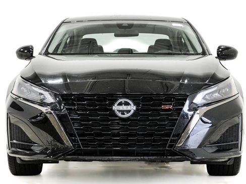 Used 2025 Nissan Altima 2.5 SR FWD image 2