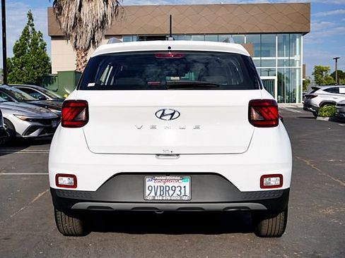 Certified 2026 Hyundai Venue SEL FWD image 9