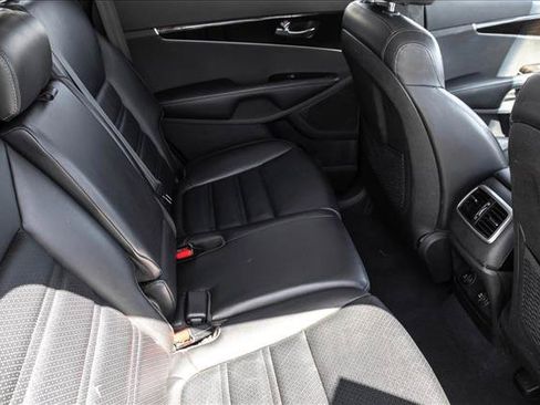 Used 2020 Kia Sorento EX FWD image 27