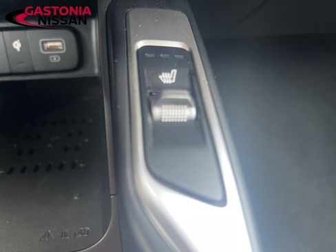 Used 2022 Kia Sorento EX image 42