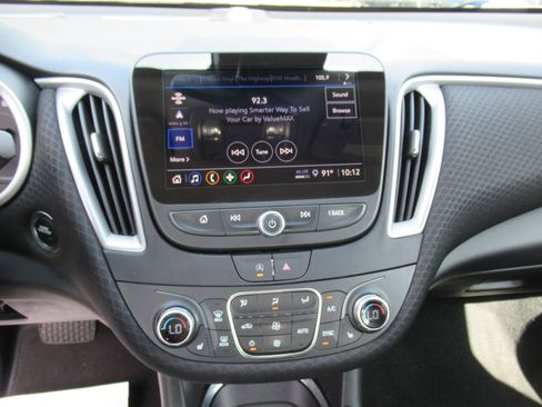 Used 2025 Chevrolet Malibu LT FWD image 26