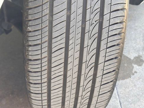 Certified 2025 Hyundai Elantra Sport image 19