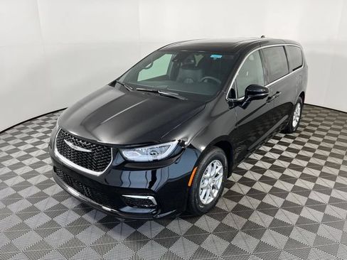 New 2026 Chrysler Pacifica Select FWD image 2