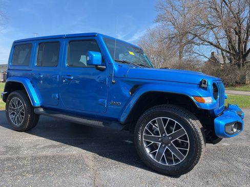 Used 2023 Jeep Wrangler Unlimited Sahara image 50