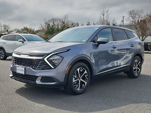 Certified 2023 Kia Sportage EX image 3