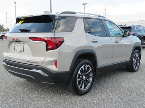 Used 2025 GMC Terrain Elevation w/ Elevation Premium Package image 6