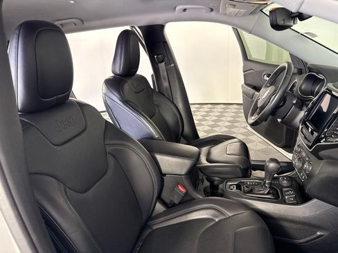 Used 2019 Jeep Cherokee Limited AWD/4WD image 37
