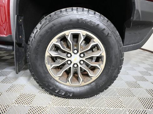 Used 2018 Chevrolet Colorado ZR2 image 12