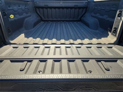 Used 2024 Chevrolet Colorado LT w/ LT Convenience Package image 25