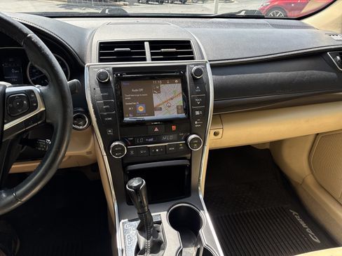 Used 2017 Toyota Camry XLE FWD image 23