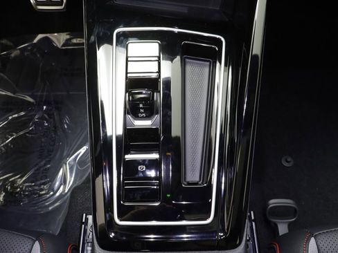 New 2026 Volkswagen GTI SE FWD image 13