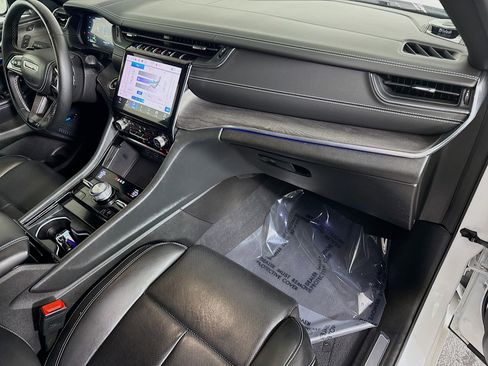 Used 2023 Jeep Grand Cherokee Overland w/ Advanced Protech Group III image 30