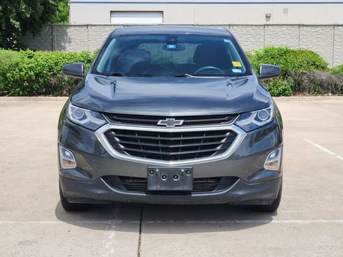 Used 2021 Chevrolet Equinox LT image 2