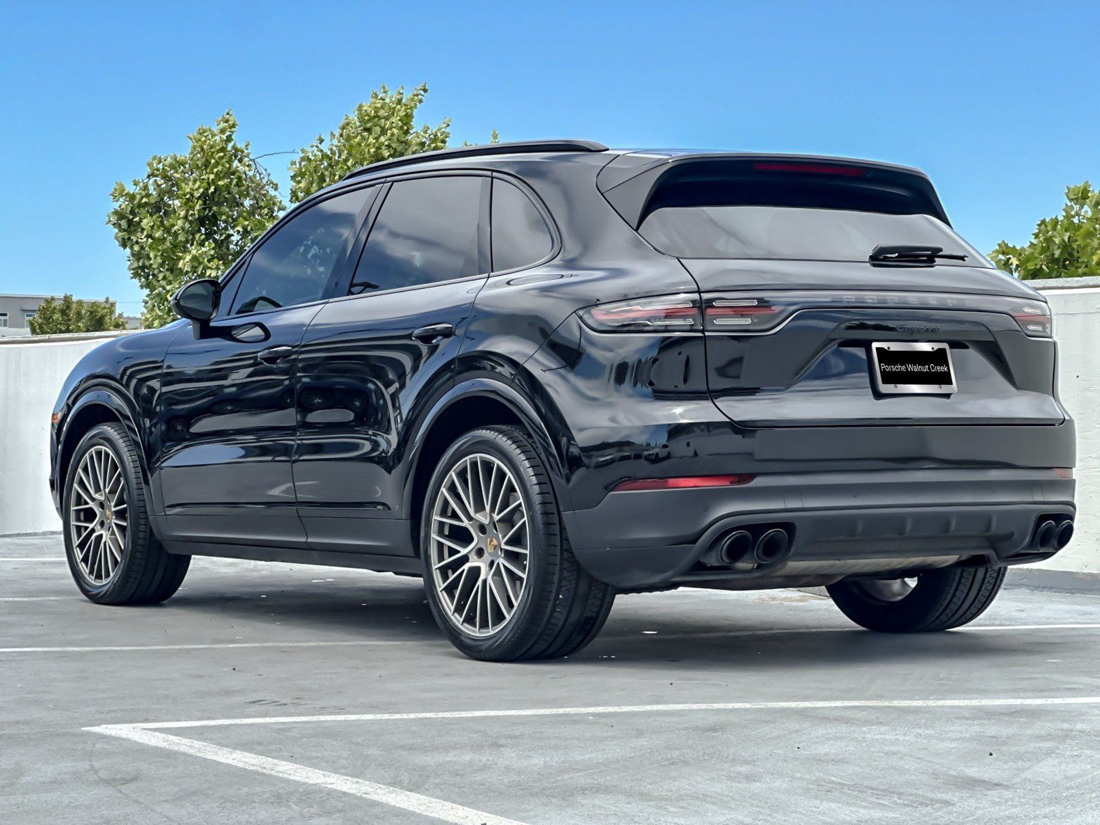 Used 2023 Porsche Cayenne Platinum Edition AWD/4WD image 4