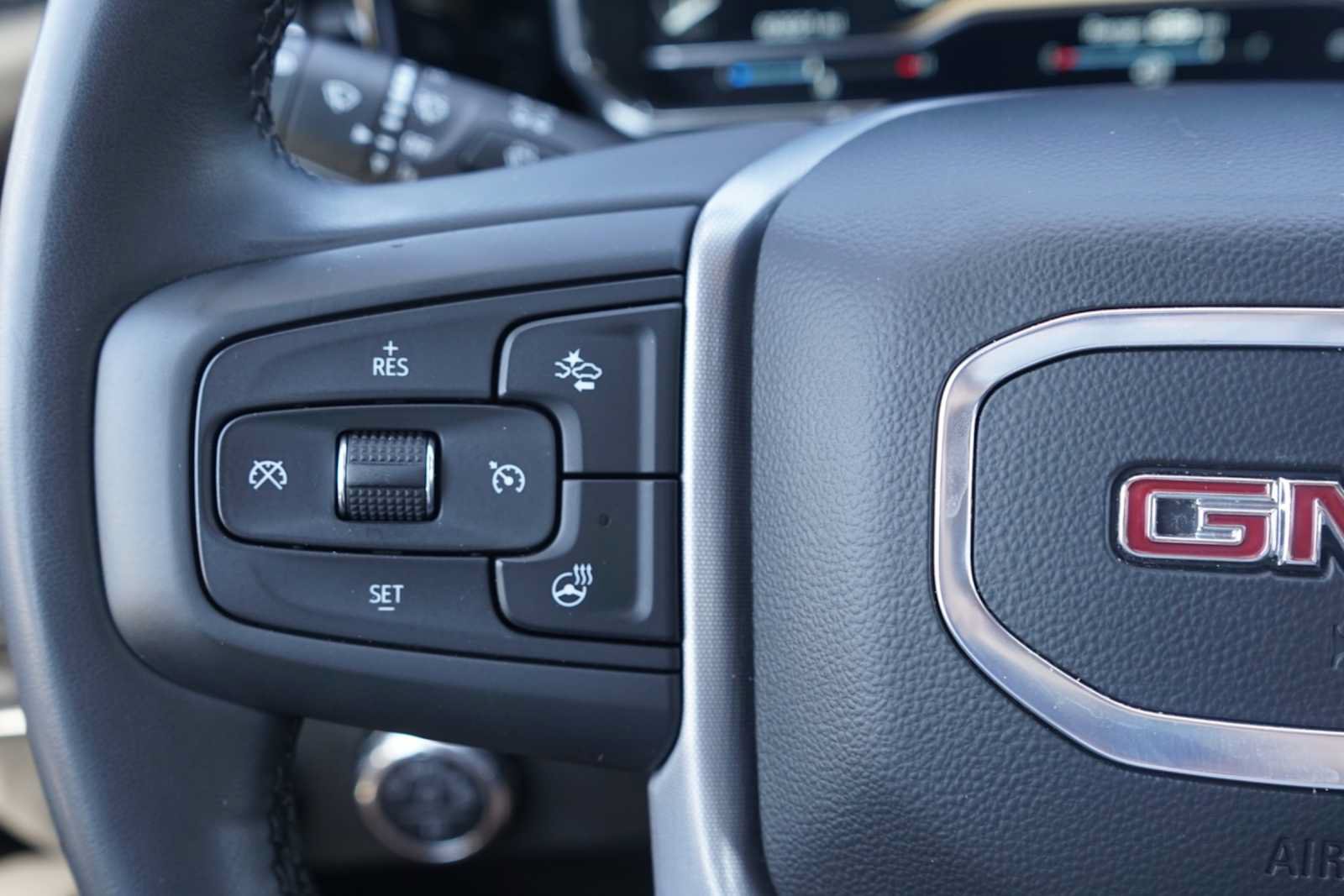 Used 2025 GMC Sierra 1500 SLT AWD/4WD image 14