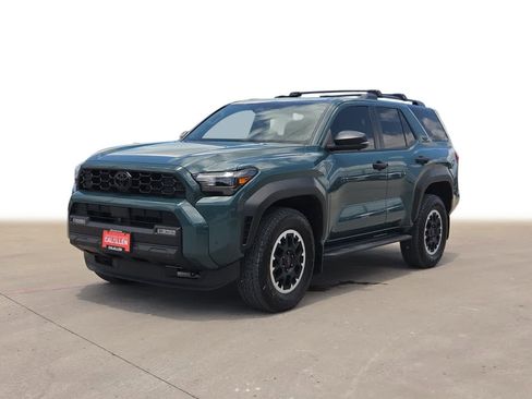 Used 2025 Toyota 4Runner TRD Off-Road Premium AWD/4WD image 1