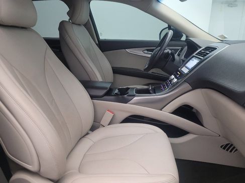 Used 2017 Lincoln MKX Reserve image 21