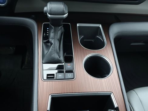 Used 2021 Toyota Sienna XLE image 18