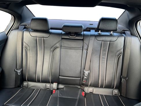 Used 2019 BMW 530i xDrive w/ Convenience Package image 26