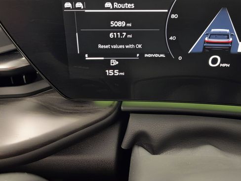 Used 2025 Audi Q5 Premium w/ Convenience Package image 23