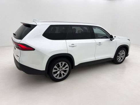 Used 2024 Toyota Grand Highlander AWD image 6