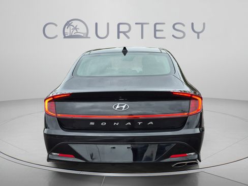 Certified 2023 Hyundai Sonata SEL w/ Convenience Package FWD image 4