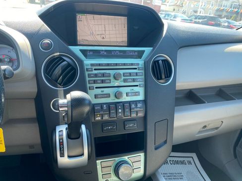 Used 2010 Honda Pilot Touring image 16