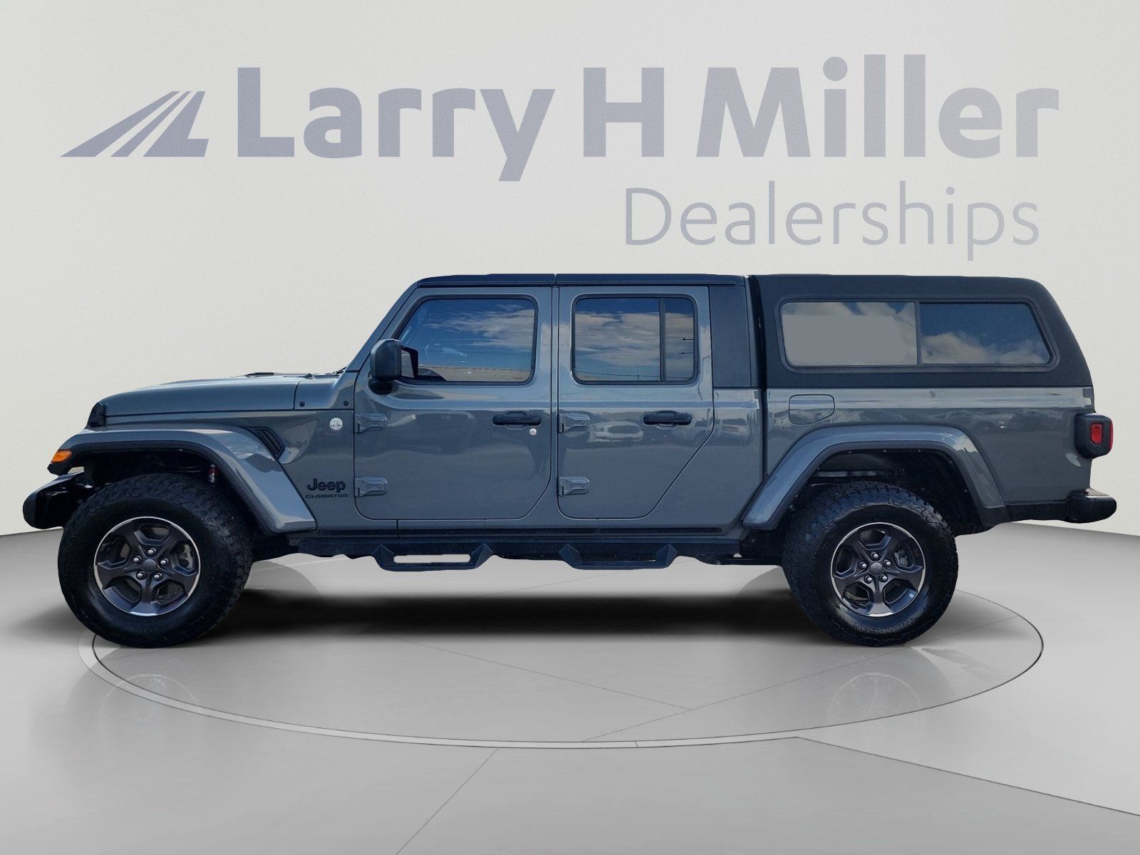 Used 2021 Jeep Gladiator Sport AWD/4WD image 2