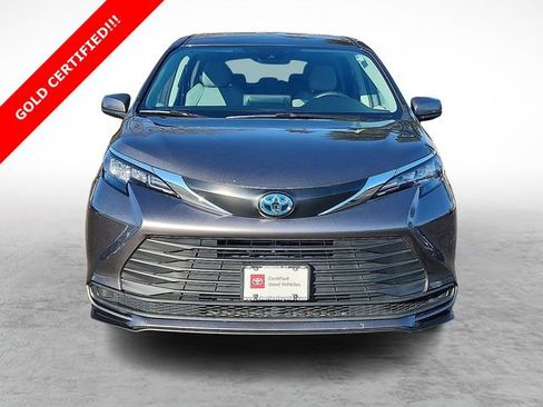 Certified 2024 Toyota Sienna LE image 2