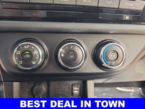 Used 2015 Toyota Corolla L FWD image 20