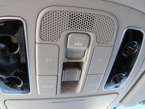 Used 2016 Kia Soul ! w/ Premium Package image 27