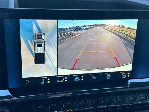 Used 2023 Chevrolet Silverado 1500 ZR2 image 17