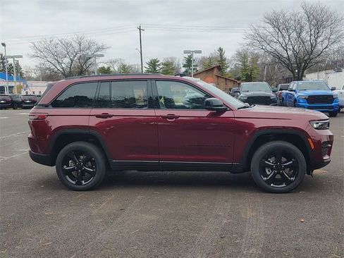 New 2025 Jeep Grand Cherokee Altitude image 6