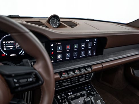 Certified 2025 Porsche 911 Targa 4S AWD/4WD image 14