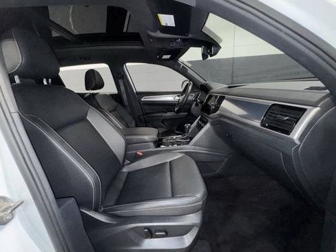 Used 2020 Volkswagen Atlas Cross Sport SEL R-Line FWD image 19