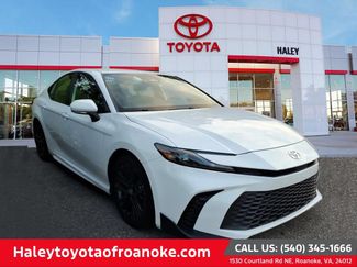 Used 2025 Toyota Camry SE FWD video 1