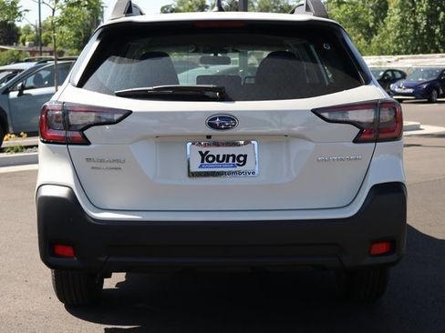 Used 2025 Subaru Outback Base image 4