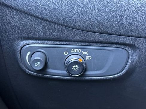 Used 2022 Chevrolet Equinox LT AWD/4WD image 39